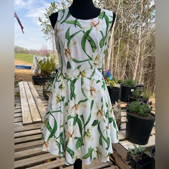 fab'rik Dresses & Skirts - Fab’rik dress. Mini. Size S. Floral. Sleeveless.